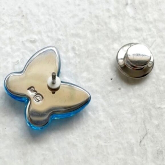 Swarovski Crystal Blue Butterfly pin/Brooch with box 3.1  x  2 cm stunning - Picture 3 of 7
